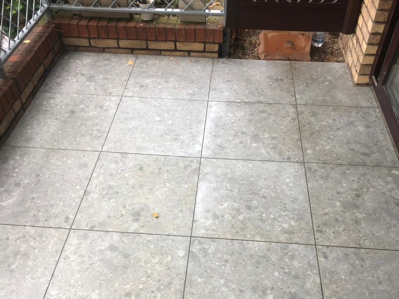 Porcelain tiling services for patios in Clonegal